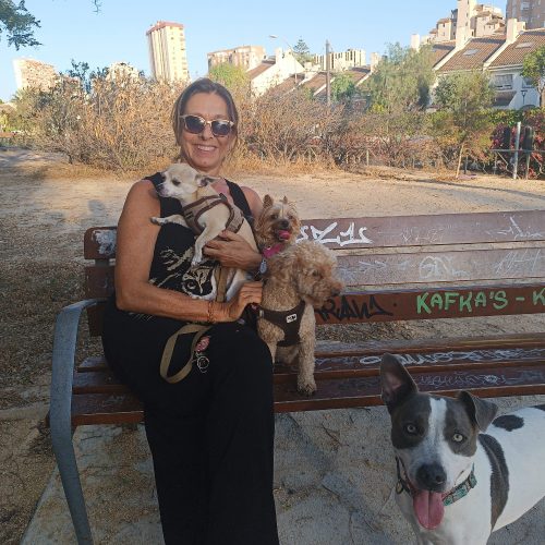 Cuidadora canina de confianza MiDoggie en Cabo de las Huertas